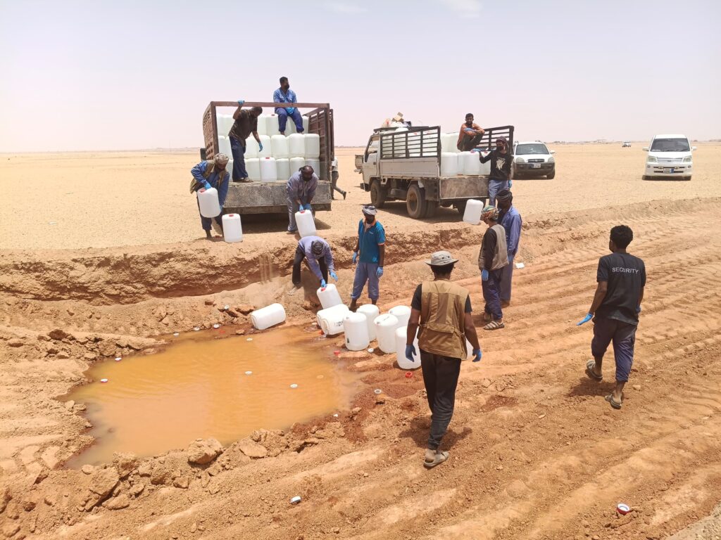 شاهد بالصور .. جمارك منفذ الوديعة تُتلف سلعاً مخالفة بـ 46 مليون ريال يمني شاهد بالصور .. جمارك منفذ الوديعة تُتلف سلعاً مخالفة بـ 46 مليون ريال يمني