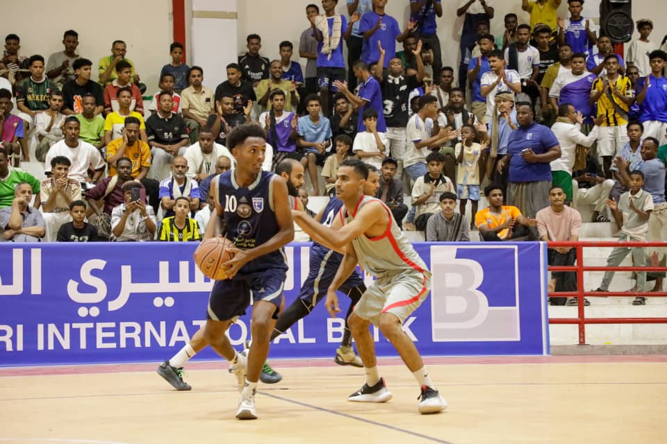 في ليلة سلوية مثيرة..المكلا يتجاوز النخبة وشعب حضرموت يحسم قمة الساحل أمام تضامن حضرموت في ليلة سلوية مثيرة..المكلا يتجاوز النخبة وشعب حضرموت يحسم قمة الساحل أمام تضامن حضرموت