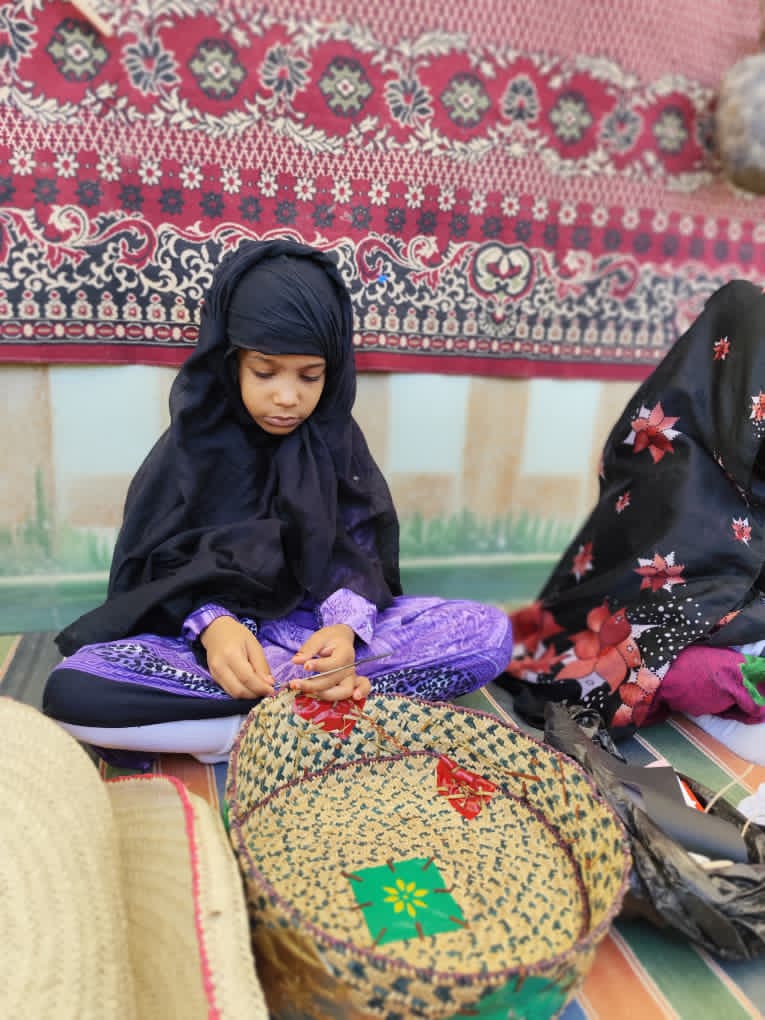 “جدتي في روضتي”.. روضة الطفل بتاربة تختتم عامها الدراسي باحتفالية مبهجة "شاهد الصور" “جدتي في روضتي”.. روضة الطفل بتاربة تختتم عامها الدراسي باحتفالية مبهجة "شاهد الصور"