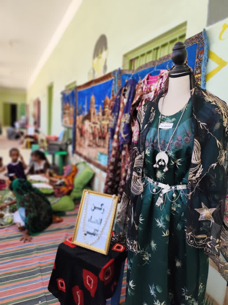 “جدتي في روضتي”.. روضة الطفل بتاربة تختتم عامها الدراسي باحتفالية مبهجة "شاهد الصور" “جدتي في روضتي”.. روضة الطفل بتاربة تختتم عامها الدراسي باحتفالية مبهجة "شاهد الصور"