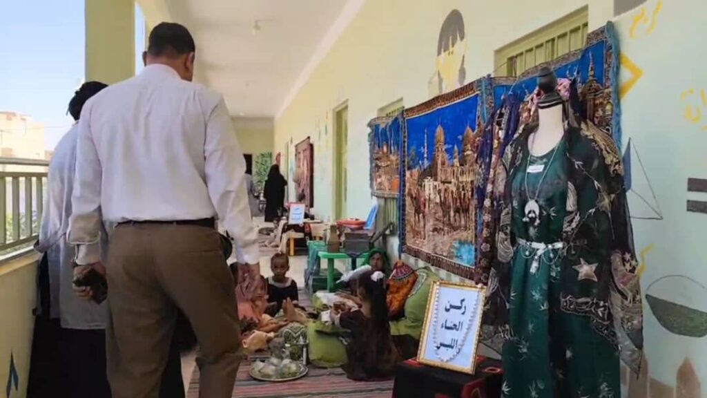 “جدتي في روضتي”.. روضة الطفل بتاربة تختتم عامها الدراسي باحتفالية مبهجة "شاهد الصور" “جدتي في روضتي”.. روضة الطفل بتاربة تختتم عامها الدراسي باحتفالية مبهجة "شاهد الصور"