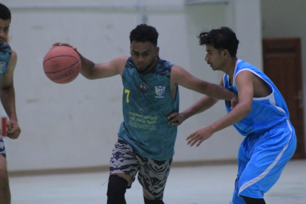 برعاية عضو المجلس القيادي الرئاسي محافظة حضرموت ووزير الشباب والرياضة .. وبتمويل من البرنامج السعودي لتنمية وإعمار اليمن : شبام يتجاوز اتحاد حضرموت وسيئون يكسب التعاون في افتتاح الدور النهائي لبطولة البرنامج السعودي برعاية عضو المجلس القيادي الرئاسي محافظة حضرموت ووزير الشباب والرياضة .. وبتمويل من البرنامج السعودي لتنمية وإعمار اليمن : شبام يتجاوز اتحاد حضرموت وسيئون يكسب التعاون في افتتاح الدور النهائي لبطولة البرنامج السعودي