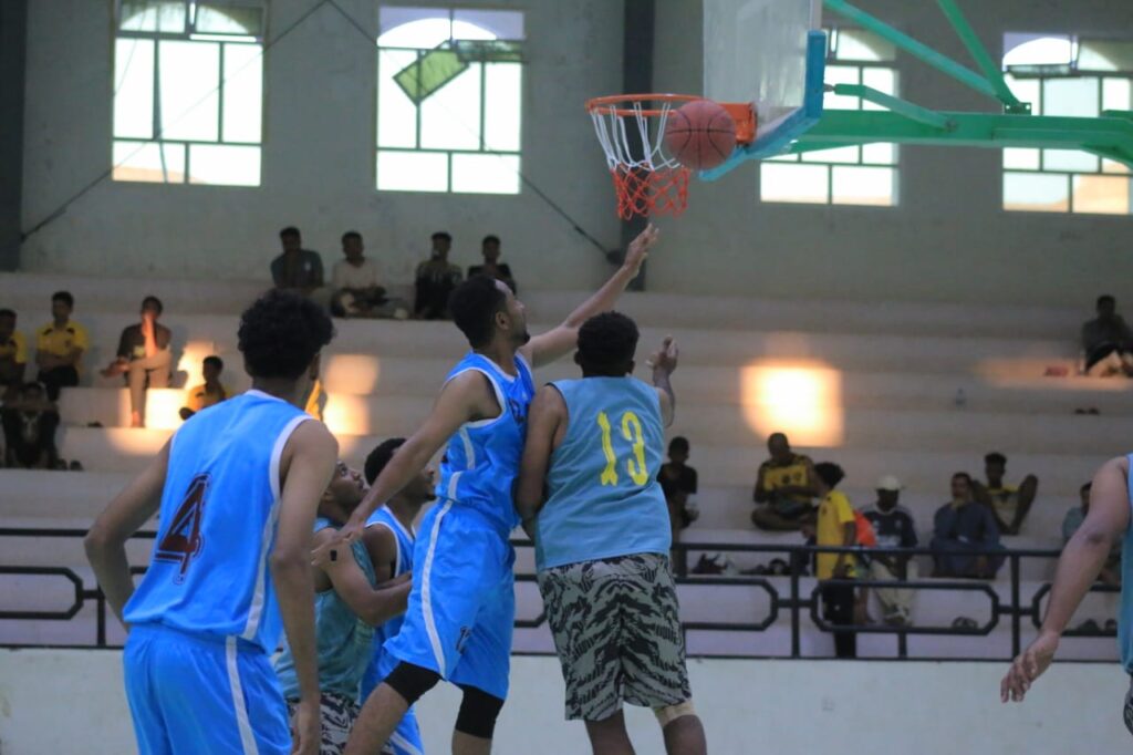 برعاية عضو المجلس القيادي الرئاسي محافظة حضرموت ووزير الشباب والرياضة .. وبتمويل من البرنامج السعودي لتنمية وإعمار اليمن : شبام يتجاوز اتحاد حضرموت وسيئون يكسب التعاون في افتتاح الدور النهائي لبطولة البرنامج السعودي برعاية عضو المجلس القيادي الرئاسي محافظة حضرموت ووزير الشباب والرياضة .. وبتمويل من البرنامج السعودي لتنمية وإعمار اليمن : شبام يتجاوز اتحاد حضرموت وسيئون يكسب التعاون في افتتاح الدور النهائي لبطولة البرنامج السعودي