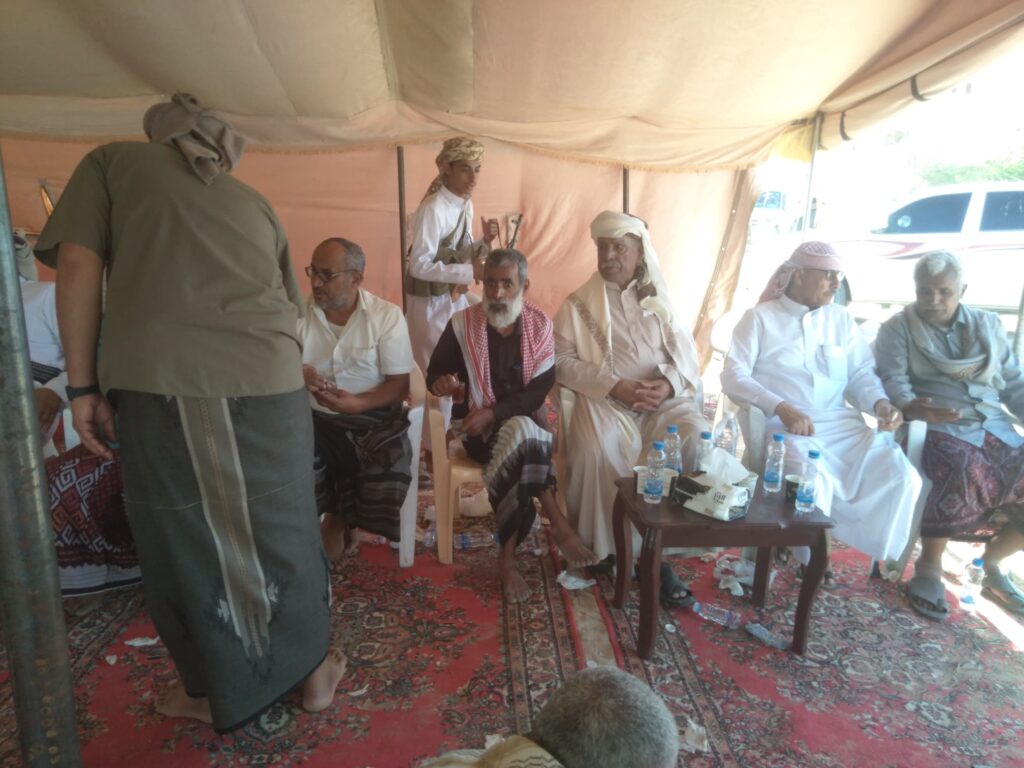 تعزية قبلية مؤثرة.. الشيخ خالد بلعيد بن مرعي لرضي يواسي آل بن ثابت في وفاة المرجعية القبلية الحكم بن ثابت النهدي تعزية قبلية مؤثرة.. الشيخ خالد بلعيد بن مرعي لرضي يواسي آل بن ثابت في وفاة المرجعية القبلية الحكم بن ثابت النهدي