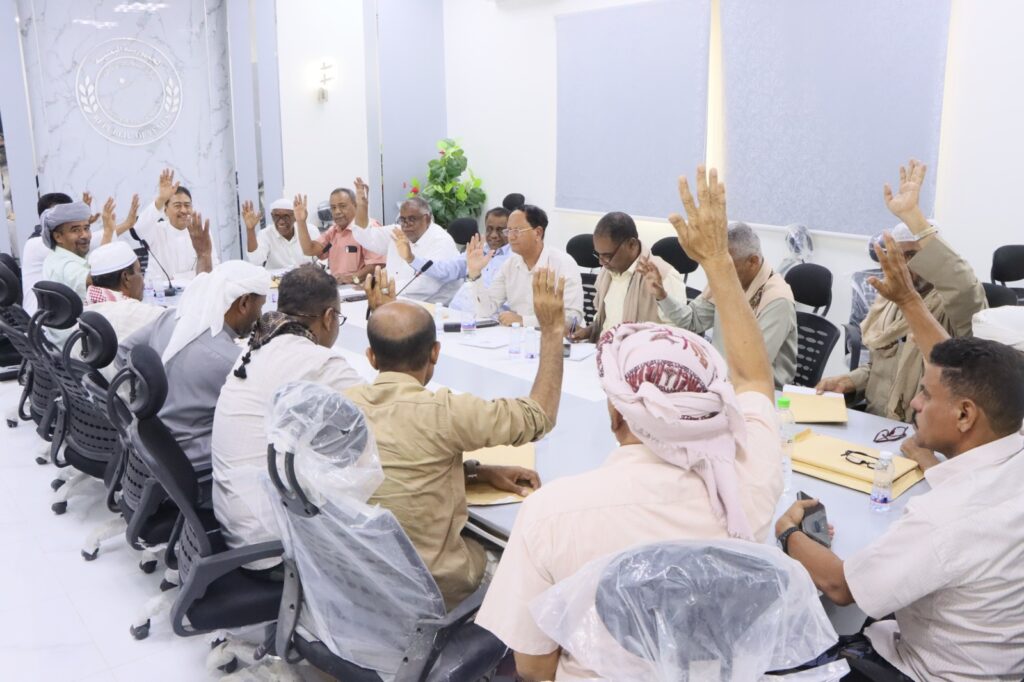 الجمعية العمومية لقدم الوادي تقف امام جملة من القضايا للرقي بالواقع الكروي بحضرموت الوادي الجمعية العمومية لقدم الوادي تقف امام جملة من القضايا للرقي بالواقع الكروي بحضرموت الوادي