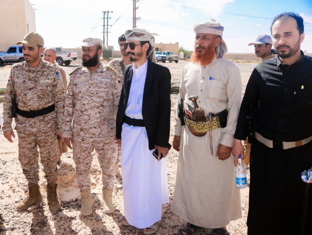 بدعم من القوات المشتركة، قوات الطوارئ الفرقة الأولى تُسلم السلطة المحلية اثنين مولدات كهرباء بقدرة 2 ميقا لتشغيل كهرباء العبر "شاهد الصور" بدعم من القوات المشتركة، قوات الطوارئ الفرقة الأولى تُسلم السلطة المحلية اثنين مولدات كهرباء بقدرة 2 ميقا لتشغيل كهرباء العبر "شاهد الصور"