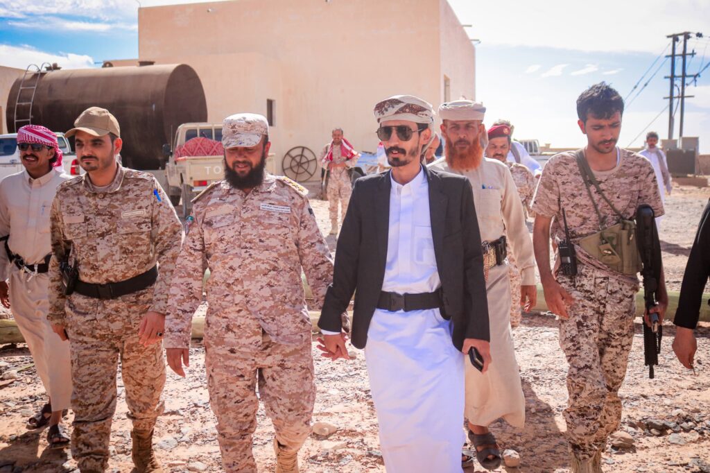 بدعم من القوات المشتركة، قوات الطوارئ الفرقة الأولى تُسلم السلطة المحلية اثنين مولدات كهرباء بقدرة 2 ميقا لتشغيل كهرباء العبر "شاهد الصور" بدعم من القوات المشتركة، قوات الطوارئ الفرقة الأولى تُسلم السلطة المحلية اثنين مولدات كهرباء بقدرة 2 ميقا لتشغيل كهرباء العبر "شاهد الصور"