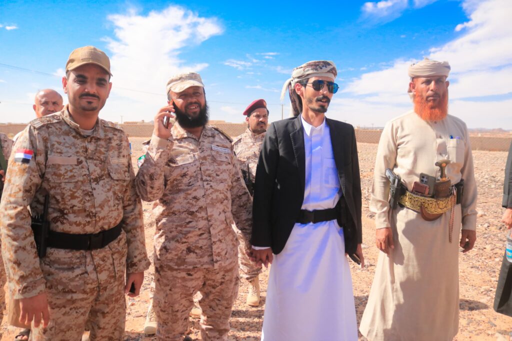 بدعم من القوات المشتركة، قوات الطوارئ الفرقة الأولى تُسلم السلطة المحلية اثنين مولدات كهرباء بقدرة 2 ميقا لتشغيل كهرباء العبر "شاهد الصور" بدعم من القوات المشتركة، قوات الطوارئ الفرقة الأولى تُسلم السلطة المحلية اثنين مولدات كهرباء بقدرة 2 ميقا لتشغيل كهرباء العبر "شاهد الصور"