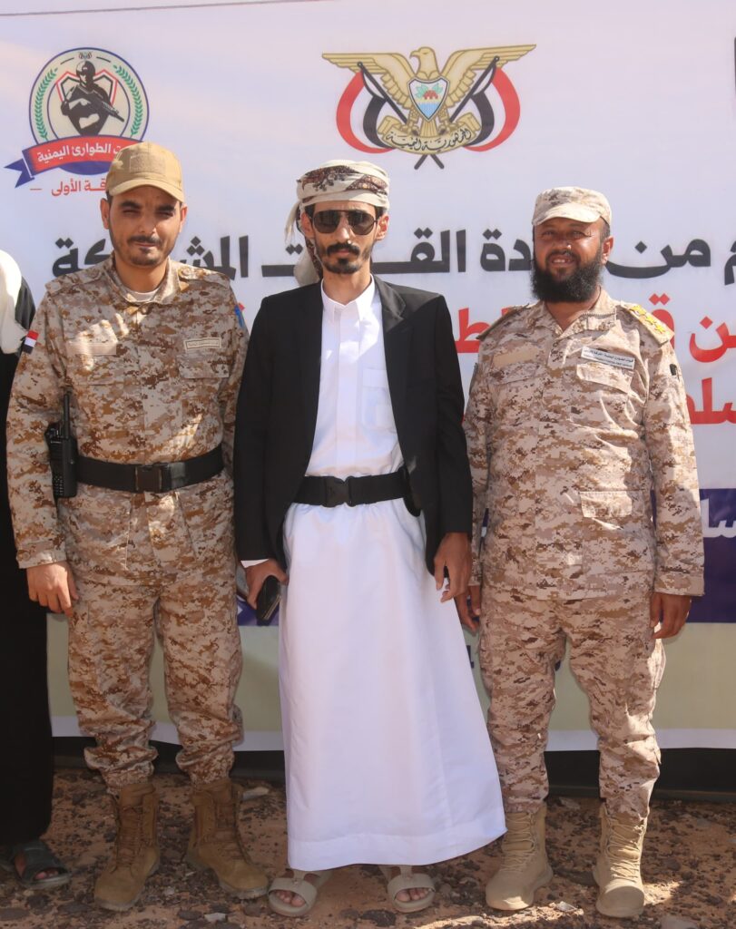 بدعم من القوات المشتركة، قوات الطوارئ الفرقة الأولى تُسلم السلطة المحلية اثنين مولدات كهرباء بقدرة 2 ميقا لتشغيل كهرباء العبر "شاهد الصور" بدعم من القوات المشتركة، قوات الطوارئ الفرقة الأولى تُسلم السلطة المحلية اثنين مولدات كهرباء بقدرة 2 ميقا لتشغيل كهرباء العبر "شاهد الصور"