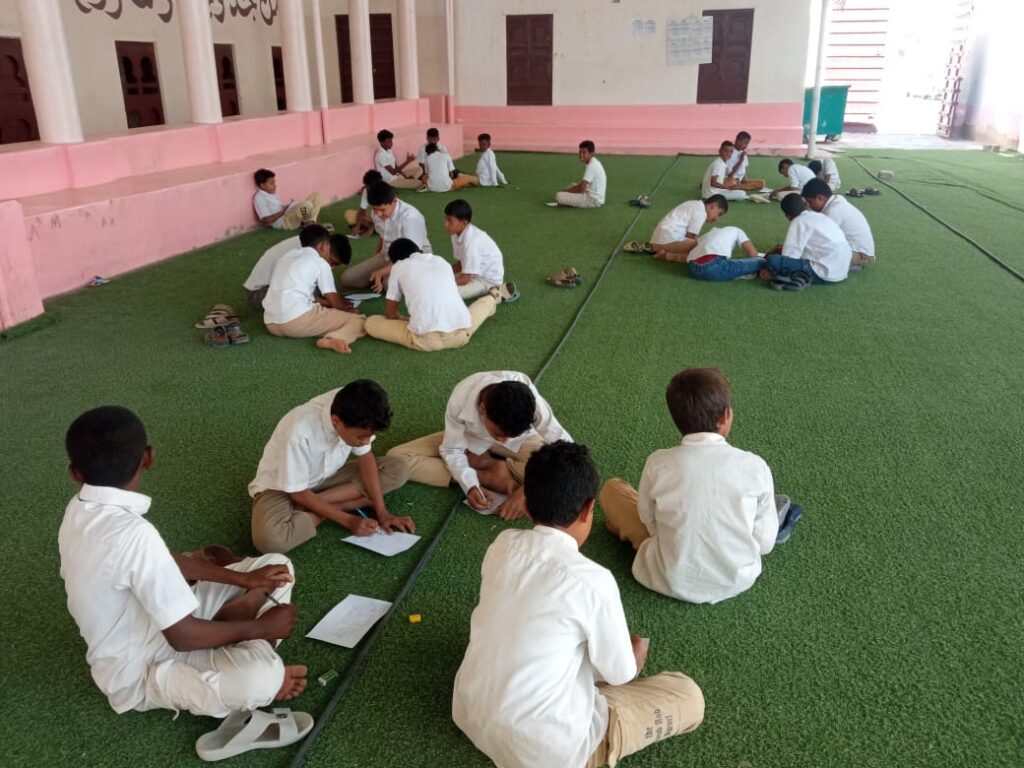 مدرسة عبدالله بن سميط تنظم ورشة رسم تكشف عن طاقات واعدة مدرسة عبدالله بن سميط تنظم ورشة رسم تكشف عن طاقات واعدة