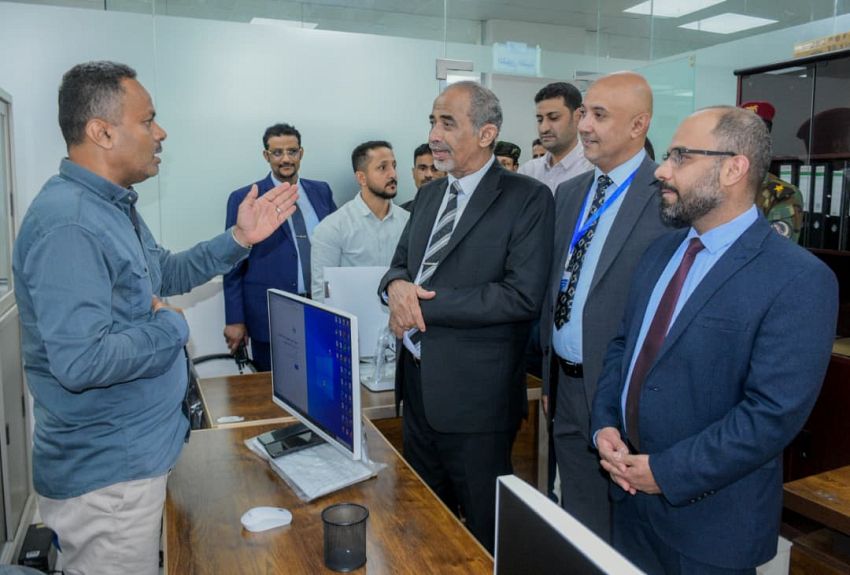 الصبيحي يتفقد سير العمل في وزارة الاتصالات والمؤسسات التابعة لها - الصبيحي يتفقد سير العمل في وزارة الاتصالات والمؤسسات التابعة لها -