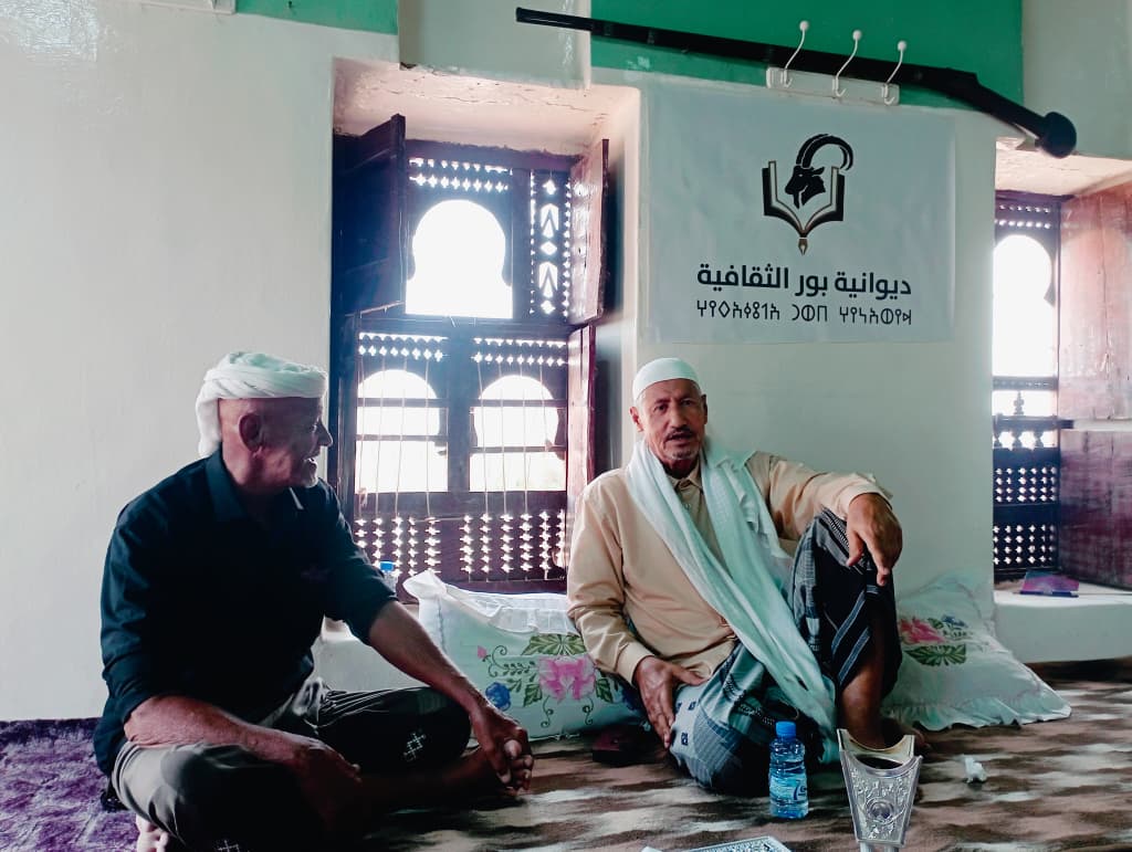 المقدم صالح بن ميسري باجري في زيارة ودية إلى ديوانية بور الثقافية المقدم صالح بن ميسري باجري في زيارة ودية إلى ديوانية بور الثقافية