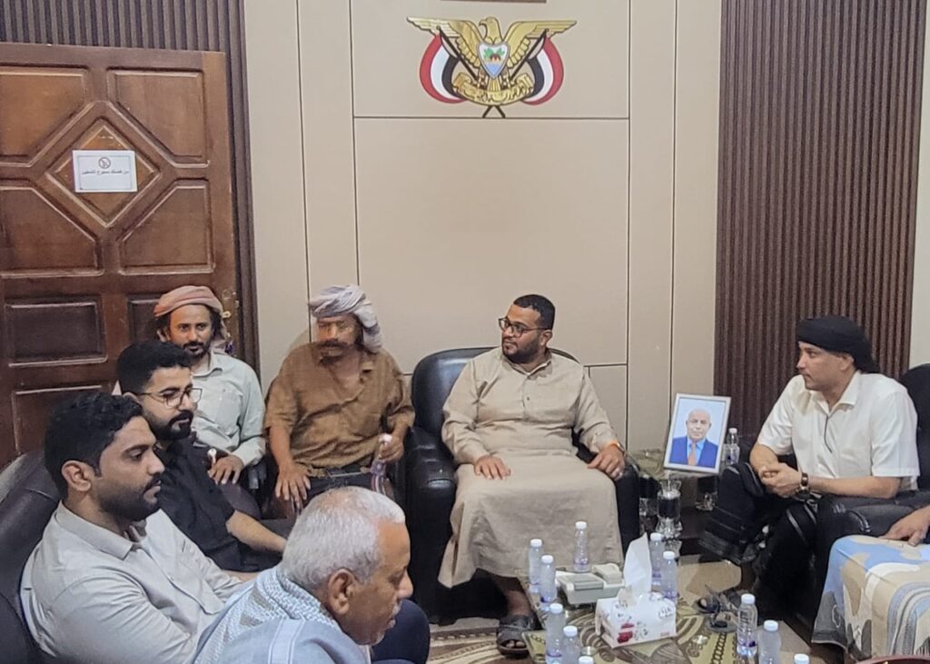 التميمي مدير عام مصلحة شؤون القبائل يستقبل عدداً من القيادات السياسية والمجتمعية التميمي مدير عام مصلحة شؤون القبائل يستقبل عدداً من القيادات السياسية والمجتمعية