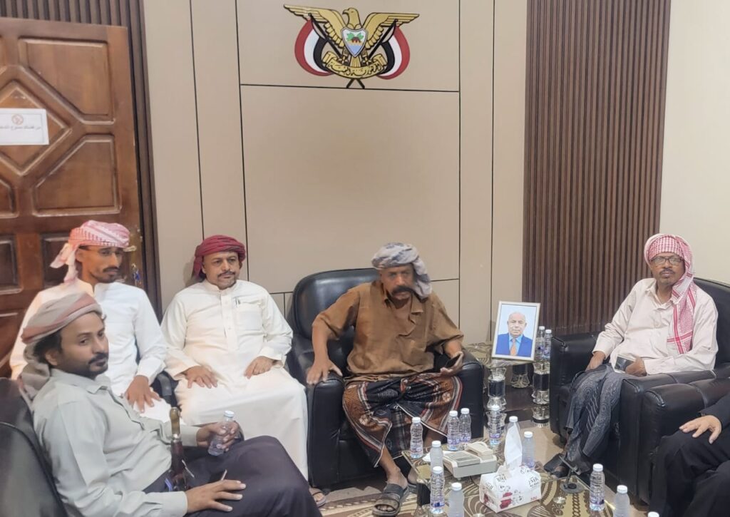 التميمي مدير عام مصلحة شؤون القبائل يستقبل عدداً من القيادات السياسية والمجتمعية التميمي مدير عام مصلحة شؤون القبائل يستقبل عدداً من القيادات السياسية والمجتمعية