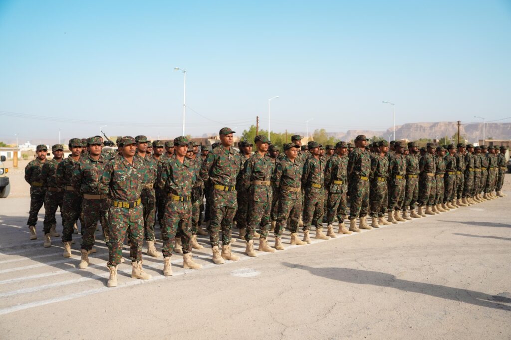 بالصور.. الخنبشي يشهد استعراضا عسكريا وأمنيا لقوات المنطقة الأولى ودرع الوطن والأجهزة الأمنية ويؤكد أن الأمن أساس التنمية بحضرموت بالصور.. الخنبشي يشهد استعراضا عسكريا وأمنيا لقوات المنطقة الأولى ودرع الوطن والأجهزة الأمنية ويؤكد أن الأمن أساس التنمية بحضرموت
