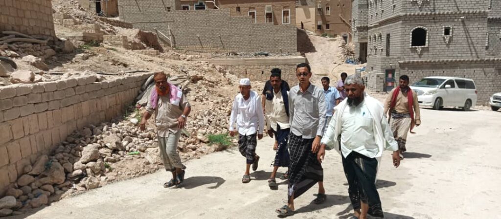 وفد هندسي من أشغال ساحل حضرموت يتفقد أضرار السيول ومشاريع الطرق بمديرية دوعن وفد هندسي من أشغال ساحل حضرموت يتفقد أضرار السيول ومشاريع الطرق بمديرية دوعن