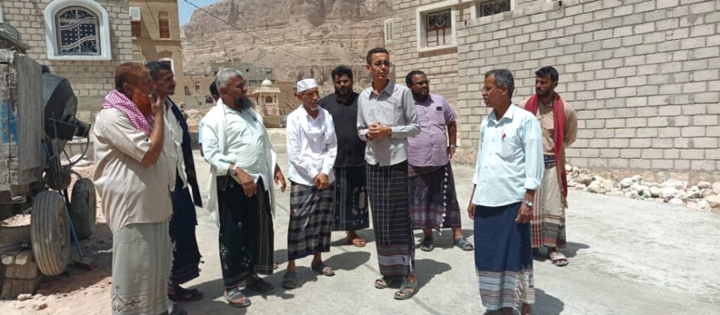 وفد هندسي من أشغال ساحل حضرموت يتفقد أضرار السيول ومشاريع الطرق بمديرية دوعن وفد هندسي من أشغال ساحل حضرموت يتفقد أضرار السيول ومشاريع الطرق بمديرية دوعن