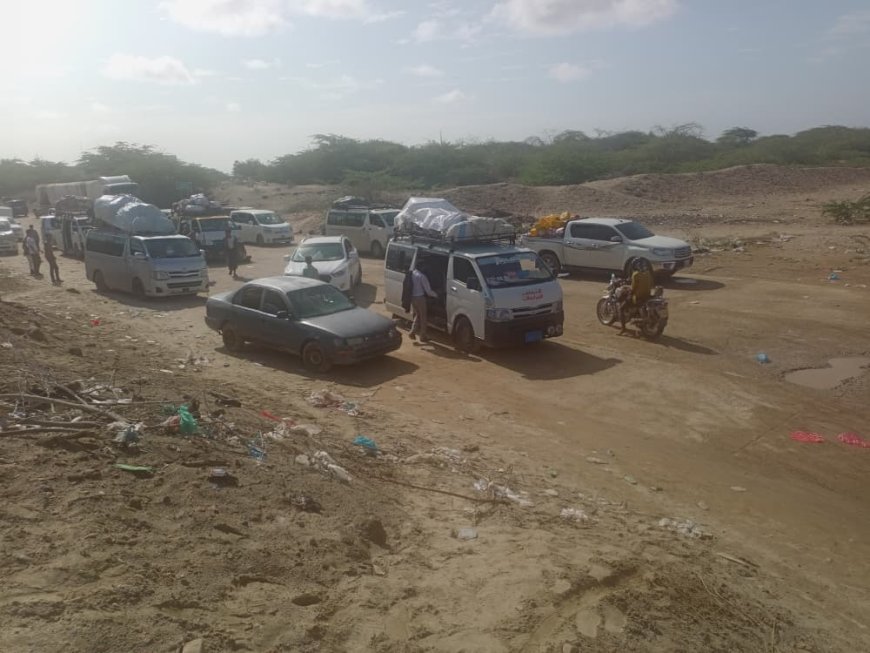 المحرّمي يوجّه بتنفيذ حملة أمنية لتأمين ساحل أحور ومنع التهريب والجبايات غير القانونية بأبين - المحرّمي يوجّه بتنفيذ حملة أمنية لتأمين ساحل أحور ومنع التهريب والجبايات غير القانونية بأبين -