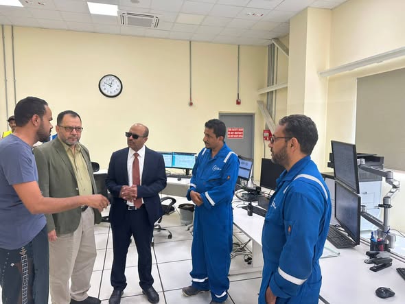 وزيرا الكهرباء والنفط يطلعان على جاهزية محطة بترومسيلة للعودة إلى الخدمة - وزيرا الكهرباء والنفط يطلعان على جاهزية محطة بترومسيلة للعودة إلى الخدمة -
