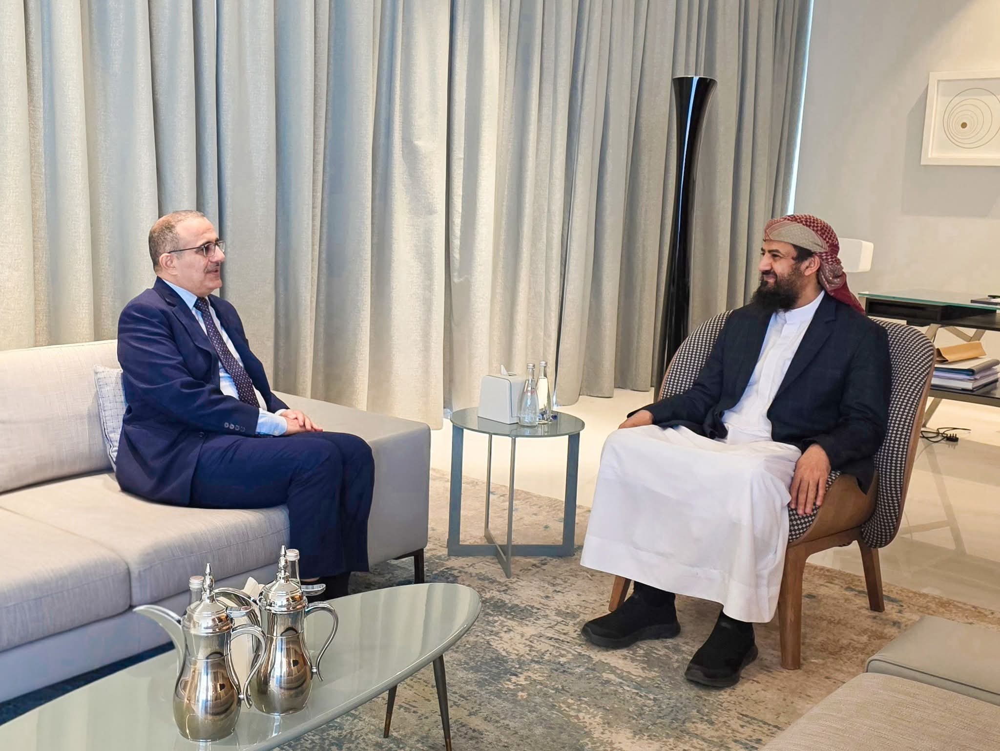 المحرّمي يلتقي وزير الصحة ويثمن الدعم السعودي للقطاع الصحي المحرّمي يلتقي وزير الصحة ويثمن الدعم السعودي للقطاع الصحي