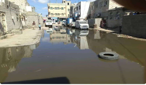 طفح مياه المجاري يغرق حي عبدالقوي بعدن والمواطنون يناشدون التدخل العاجل طفح مياه المجاري يغرق حي عبدالقوي بعدن والمواطنون يناشدون التدخل العاجل