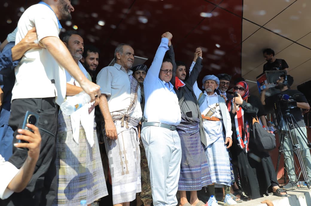 كلمة المجلس الانتقالي الجنوبي في مليونية الذكرى الـ9 للتفويض الشعبي للرئيس الزُببدي الرابع من مايو كلمة المجلس الانتقالي الجنوبي في مليونية الذكرى الـ9 للتفويض الشعبي للرئيس الزُببدي الرابع من مايو