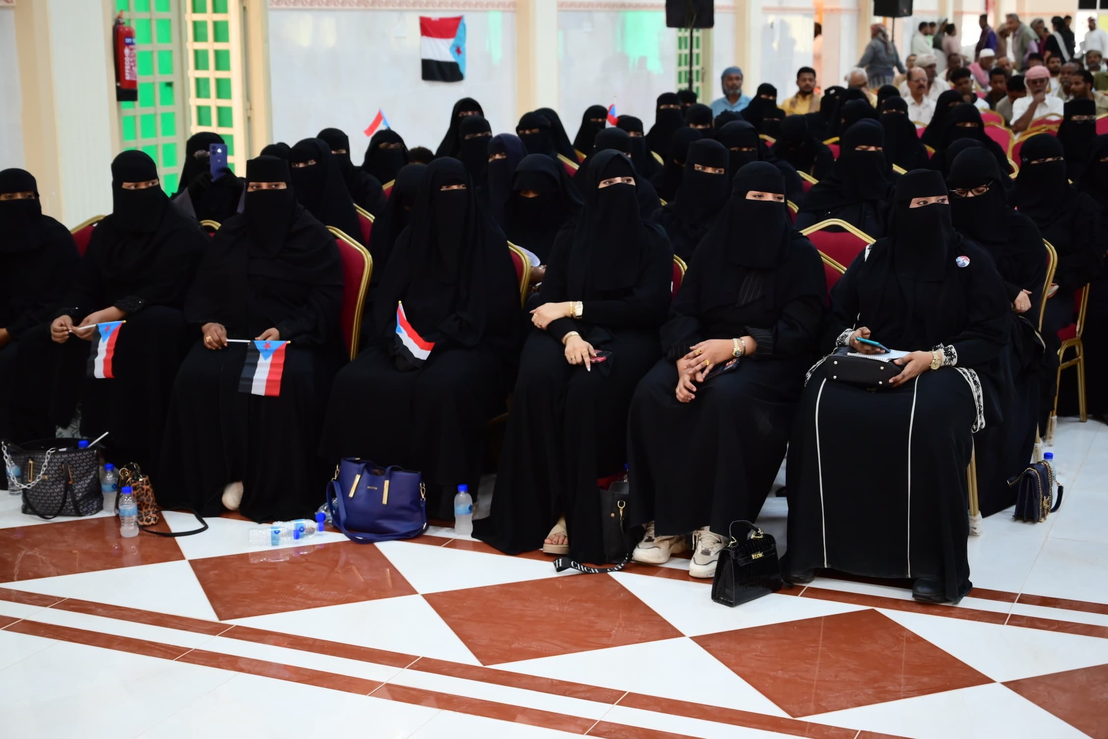 برعاية الرئيس القائد عيدروس الزُبيدي .. انتقالي وادي وصحراء حضرموت يعقد اجتماعًا موسعًا لرسم أولويات المرحلة القادمة برعاية الرئيس القائد عيدروس الزُبيدي .. انتقالي وادي وصحراء حضرموت يعقد اجتماعًا موسعًا لرسم أولويات المرحلة القادمة