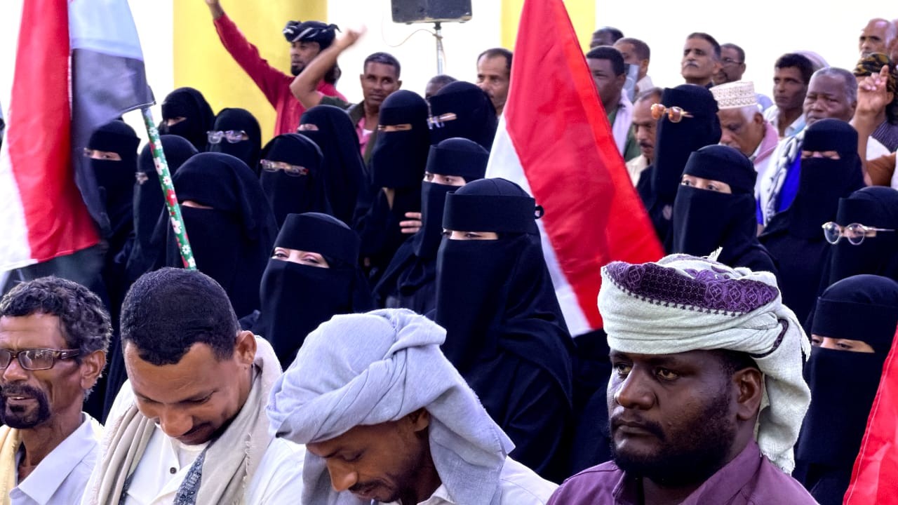 برعاية الرئيس الزُبيدي.. انتقالي حضرموت يعقد اجتماعاً موسعاً لمناقشة أولويات العمل السياسي والتنظيمي والجماهيري برعاية الرئيس الزُبيدي.. انتقالي حضرموت يعقد اجتماعاً موسعاً لمناقشة أولويات العمل السياسي والتنظيمي والجماهيري