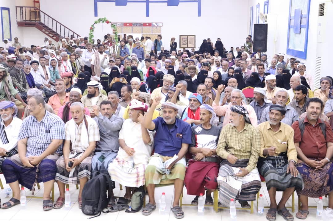 برعاية الرئيس الزُبيدي.. انتقالي أبين يعقد لقاءً موسعًا ويجدد التمسك بالثوابت الوطنية الجنوبية برعاية الرئيس الزُبيدي.. انتقالي أبين يعقد لقاءً موسعًا ويجدد التمسك بالثوابت الوطنية الجنوبية