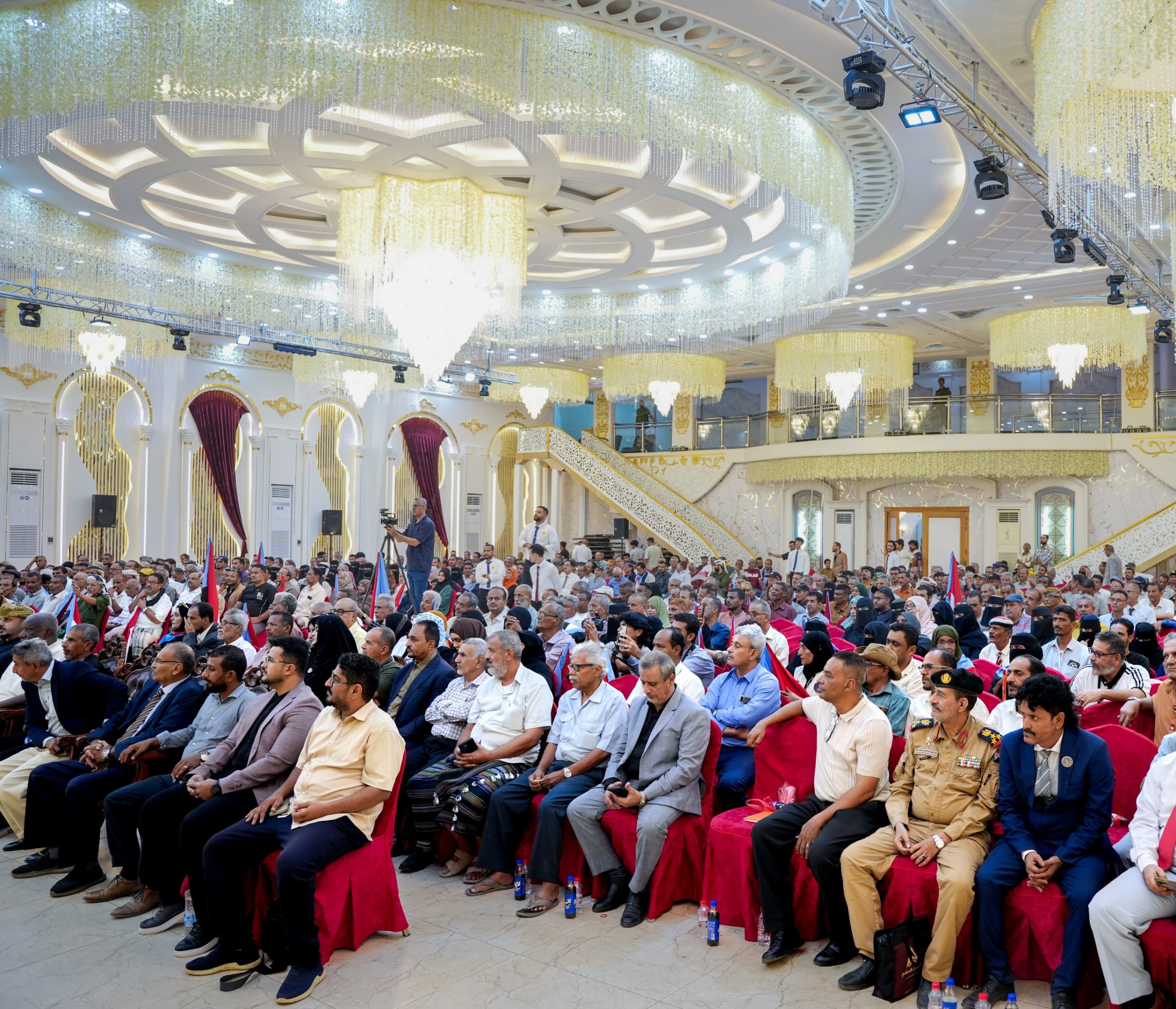 برعاية الرئيس الزُبيدي.. انتقالي العاصمة عدن يعقد الاجتماع الموسع ويؤكد التمسك بمشروع استعادة دولة الجنوب العربي كاملة السيادة برعاية الرئيس الزُبيدي.. انتقالي العاصمة عدن يعقد الاجتماع الموسع ويؤكد التمسك بمشروع استعادة دولة الجنوب العربي كاملة السيادة