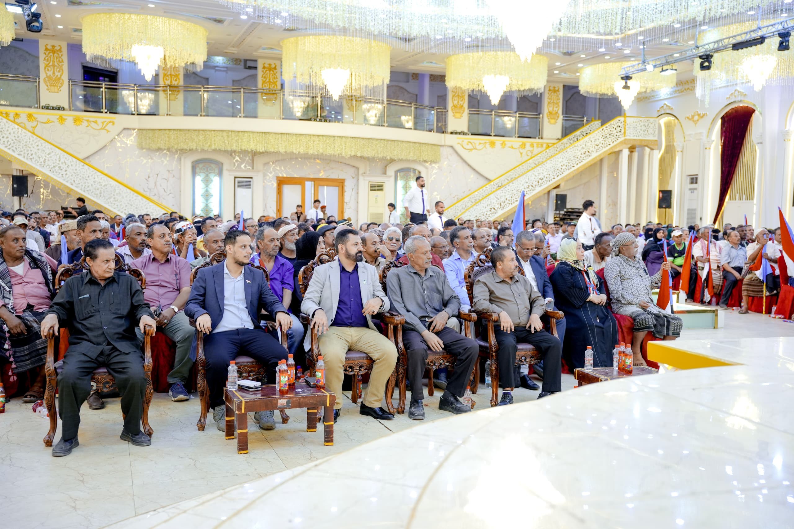 برعاية الرئيس الزُبيدي.. انتقالي العاصمة عدن يعقد الاجتماع الموسع ويؤكد التمسك بمشروع استعادة دولة الجنوب العربي كاملة السيادة برعاية الرئيس الزُبيدي.. انتقالي العاصمة عدن يعقد الاجتماع الموسع ويؤكد التمسك بمشروع استعادة دولة الجنوب العربي كاملة السيادة