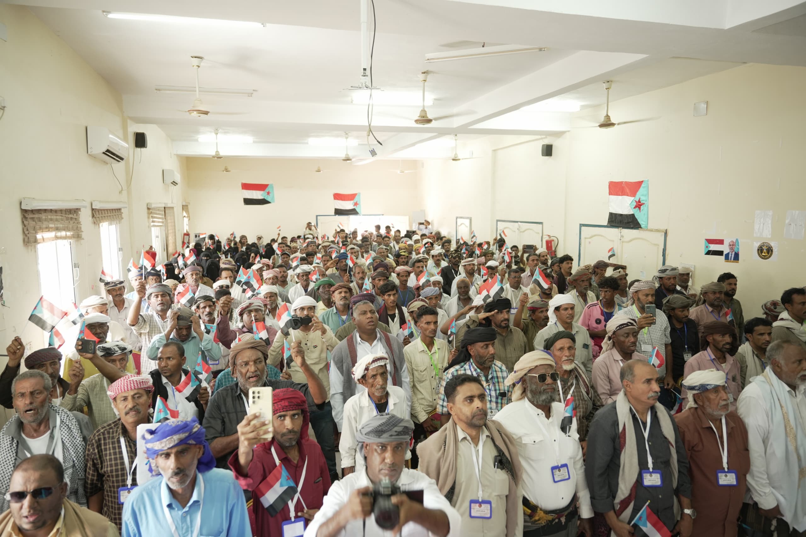 برعاية الرئيس الزُبيدي .. انتقالي أرخبيل سقطرى يعقد اجتناعُا موسعًا ويجدد التمسك بالثوابت الوطنية الجنوبية برعاية الرئيس الزُبيدي .. انتقالي أرخبيل سقطرى يعقد اجتناعُا موسعًا ويجدد التمسك بالثوابت الوطنية الجنوبية