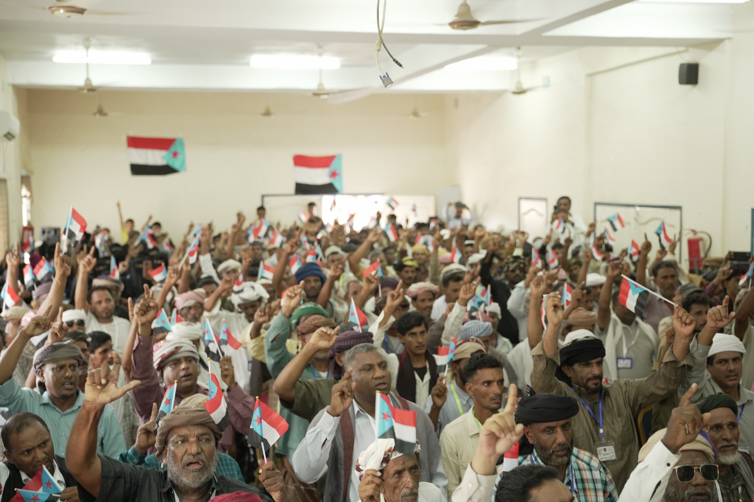 برعاية الرئيس الزُبيدي .. انتقالي أرخبيل سقطرى يعقد اجتناعُا موسعًا ويجدد التمسك بالثوابت الوطنية الجنوبية برعاية الرئيس الزُبيدي .. انتقالي أرخبيل سقطرى يعقد اجتناعُا موسعًا ويجدد التمسك بالثوابت الوطنية الجنوبية