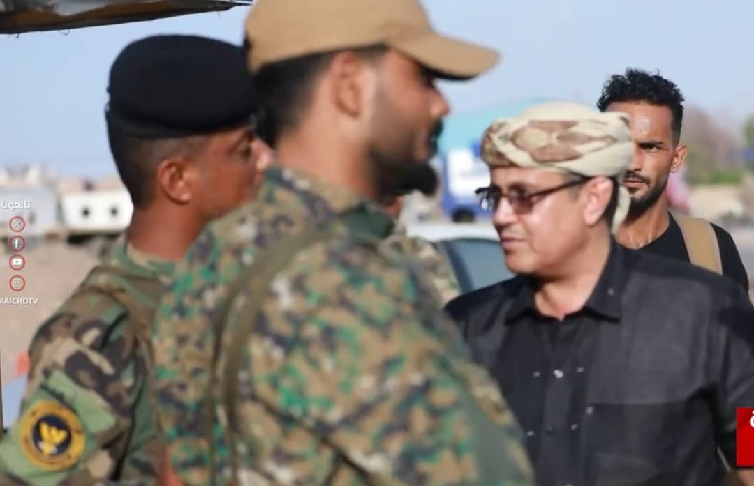 القائم بأعمال الأمين العام ينفذ زيارة عيدية للنقاط الأمنية في العاصمة عدن ويشيد بجهود رجال الأمن في حفظ الاستقرار القائم بأعمال الأمين العام ينفذ زيارة عيدية للنقاط الأمنية في العاصمة عدن ويشيد بجهود رجال الأمن في حفظ الاستقرار