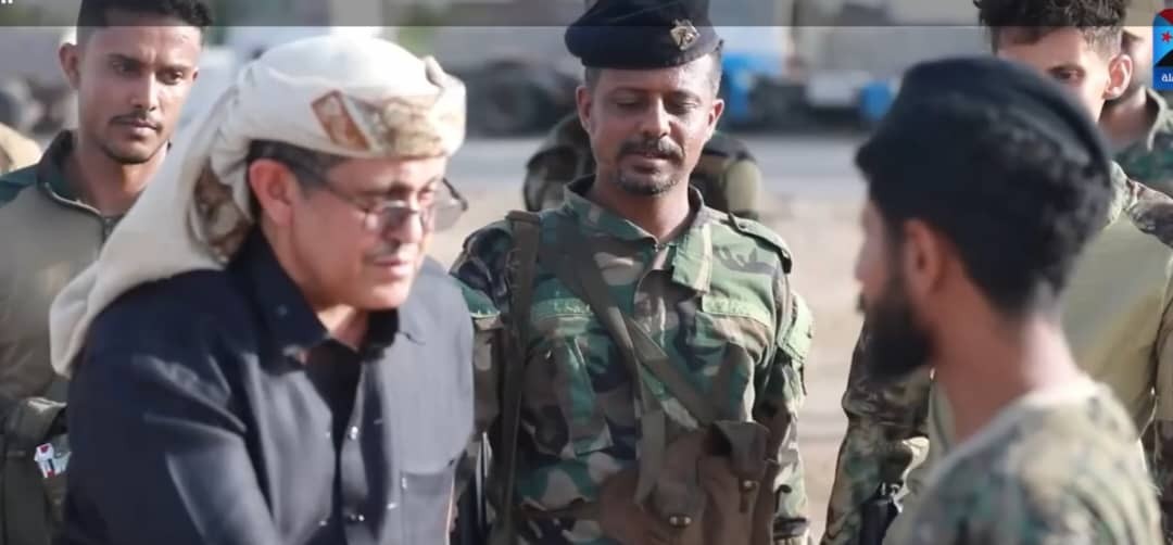 القائم بأعمال الأمين العام ينفذ زيارة عيدية للنقاط الأمنية في العاصمة عدن ويشيد بجهود رجال الأمن في حفظ الاستقرار القائم بأعمال الأمين العام ينفذ زيارة عيدية للنقاط الأمنية في العاصمة عدن ويشيد بجهود رجال الأمن في حفظ الاستقرار