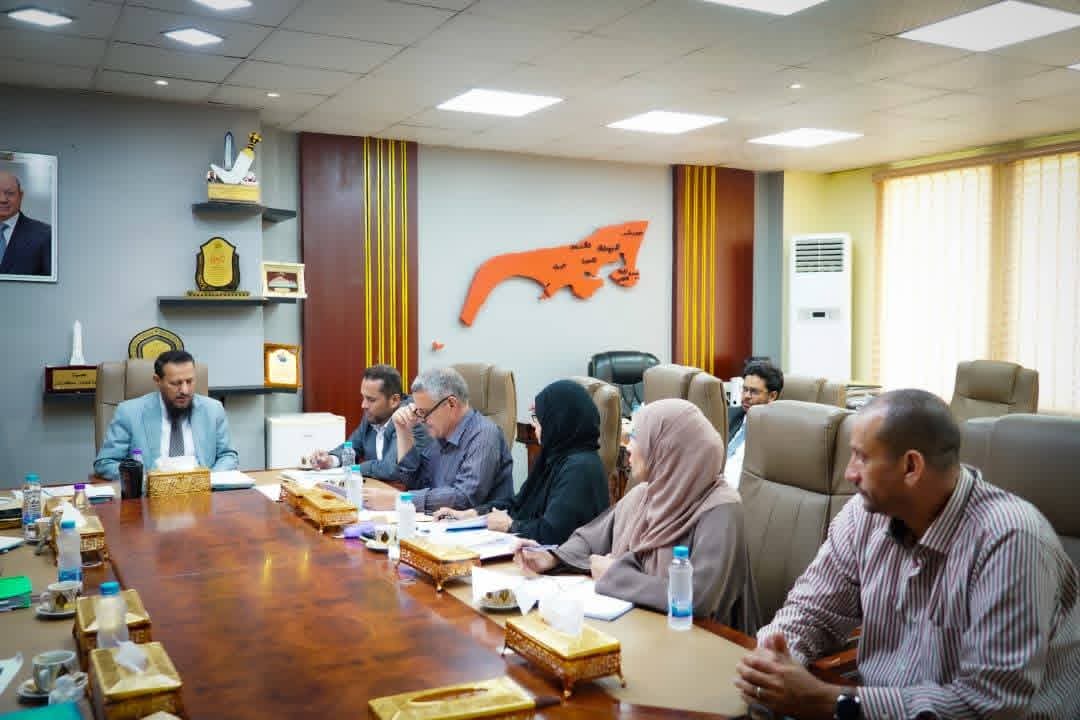 محافظ العاصمة عدن يؤكد أولوية المشاريع الحيوية والاستجابة الفورية لقضايا المواطنين محافظ العاصمة عدن يؤكد أولوية المشاريع الحيوية والاستجابة الفورية لقضايا المواطنين