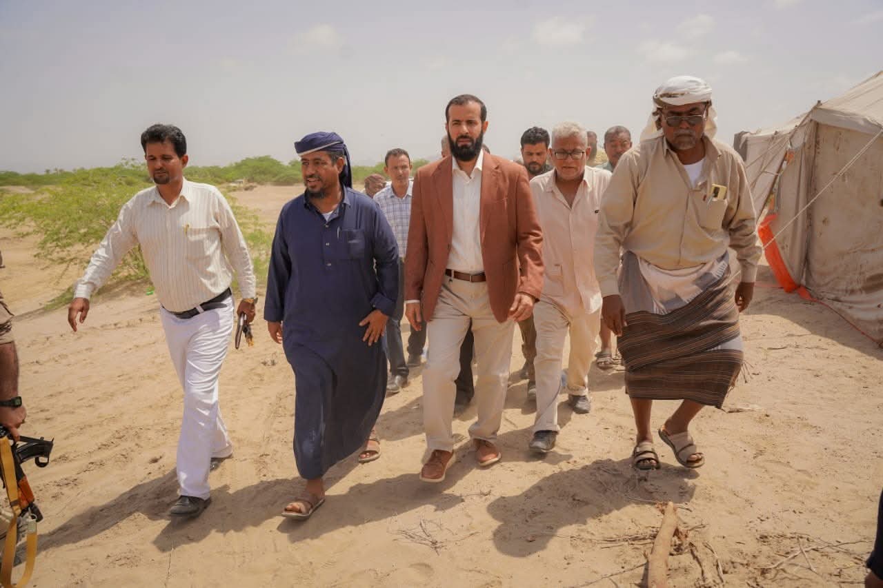 محافظ أبين يتفقد سير الأعمال في تصفية عقمة الجرائب لتعزيز الاستفادة من مياه السيول - محافظ أبين يتفقد سير الأعمال في تصفية عقمة الجرائب لتعزيز الاستفادة من مياه السيول -