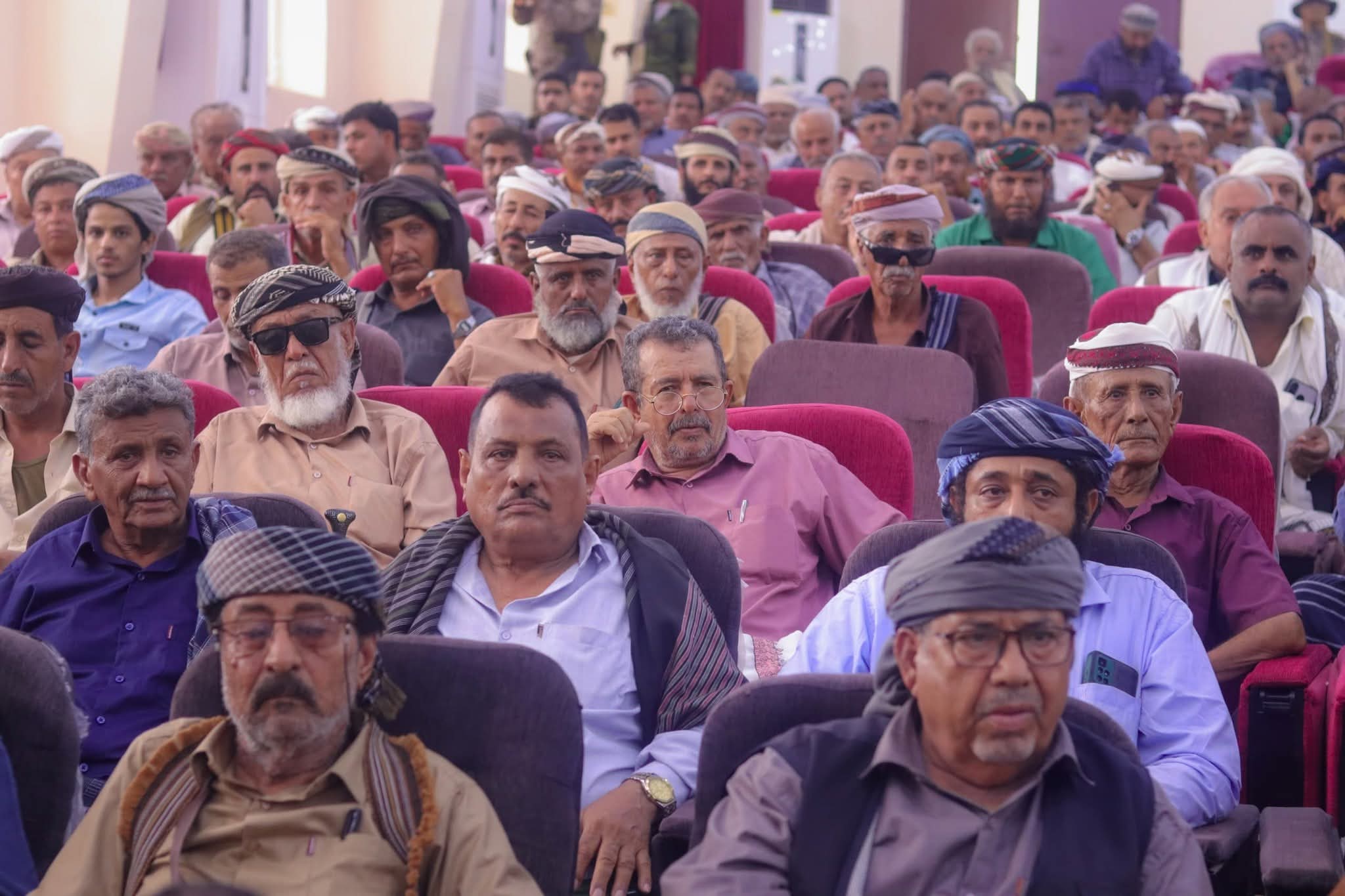 أبين توحّد كلمتها.. ميثاق شرف قبلي لدعم الدولة ورفض الفوضى والتقطعات - أبين توحّد كلمتها.. ميثاق شرف قبلي لدعم الدولة ورفض الفوضى والتقطعات -