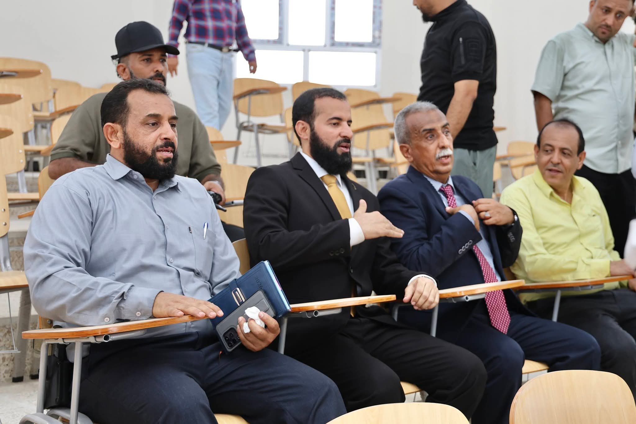 برعاية المحرّمي.. افتتاح قاعة كبرى بجامعة أبين - برعاية المحرّمي.. افتتاح قاعة كبرى بجامعة أبين -
