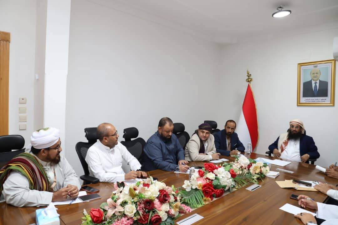 وزير الأوقاف يطّلع على استعدادات موسم الحج ويؤكد تجاوز التحديات أمام البعثة اليمنية وزير الأوقاف يطّلع على استعدادات موسم الحج ويؤكد تجاوز التحديات أمام البعثة اليمنية