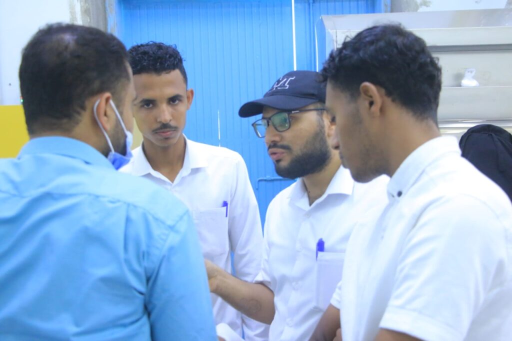 طلاب فني مختبر بمعهد العلوم الصحية بسيئون في زيارة لمختبر الأنسجة النموذجي بسيئون طلاب فني مختبر بمعهد العلوم الصحية بسيئون في زيارة لمختبر الأنسجة النموذجي بسيئون