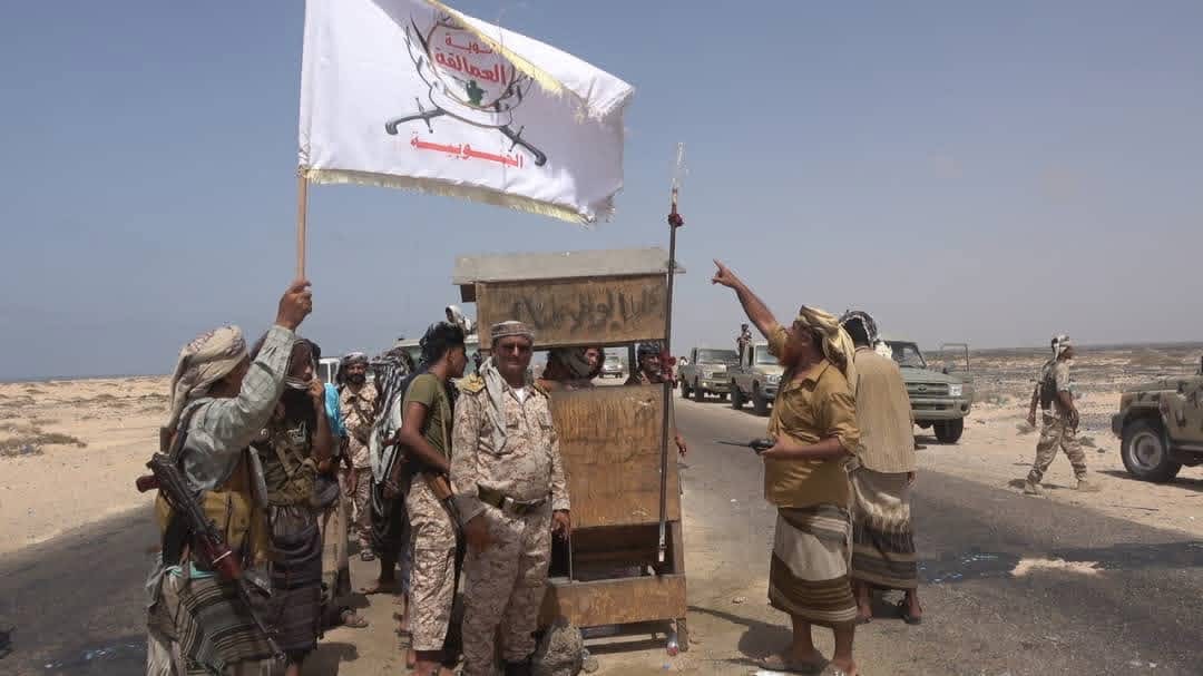 أبين : انتشار قوات الحملة الأمنية المشتركة على الخط الدولي الساحلي الرابط بين عدن وحضرموت أبين : انتشار قوات الحملة الأمنية المشتركة على الخط الدولي الساحلي الرابط بين عدن وحضرموت