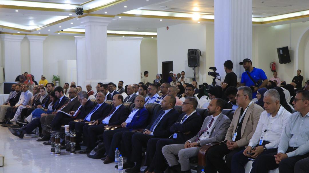 تقرير مصور .. عدن تستضيف النسخة الثالثة من «مختبر الابتكار الاجتماعي» تحت عنوان «الاقتصاد الأزرق» تقرير مصور .. عدن تستضيف النسخة الثالثة من «مختبر الابتكار الاجتماعي» تحت عنوان «الاقتصاد الأزرق»