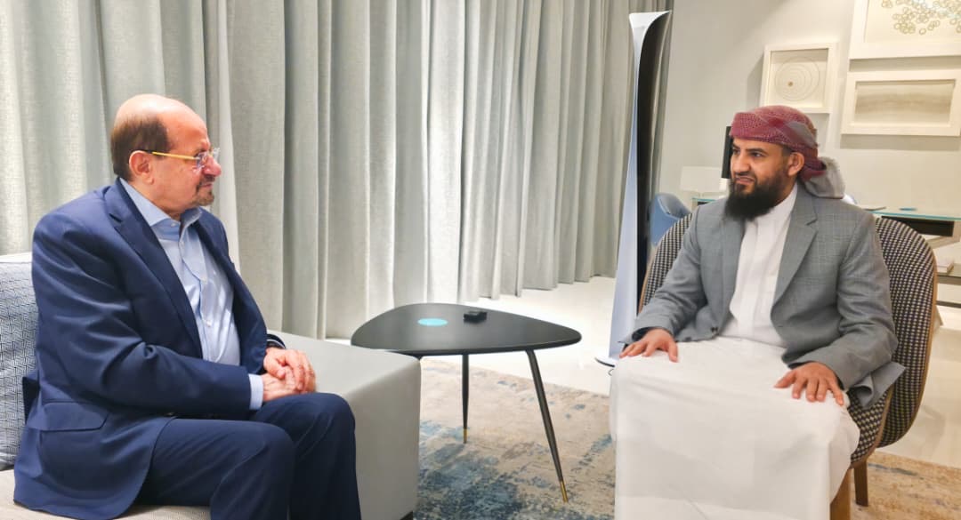 عضو مجلس القيادة عبدالرحمن المحرّمي يلتقي رئيس مجلس الوزراء الدكتور شائع الزنداني - عضو مجلس القيادة عبدالرحمن المحرّمي يلتقي رئيس مجلس الوزراء الدكتور شائع الزنداني -