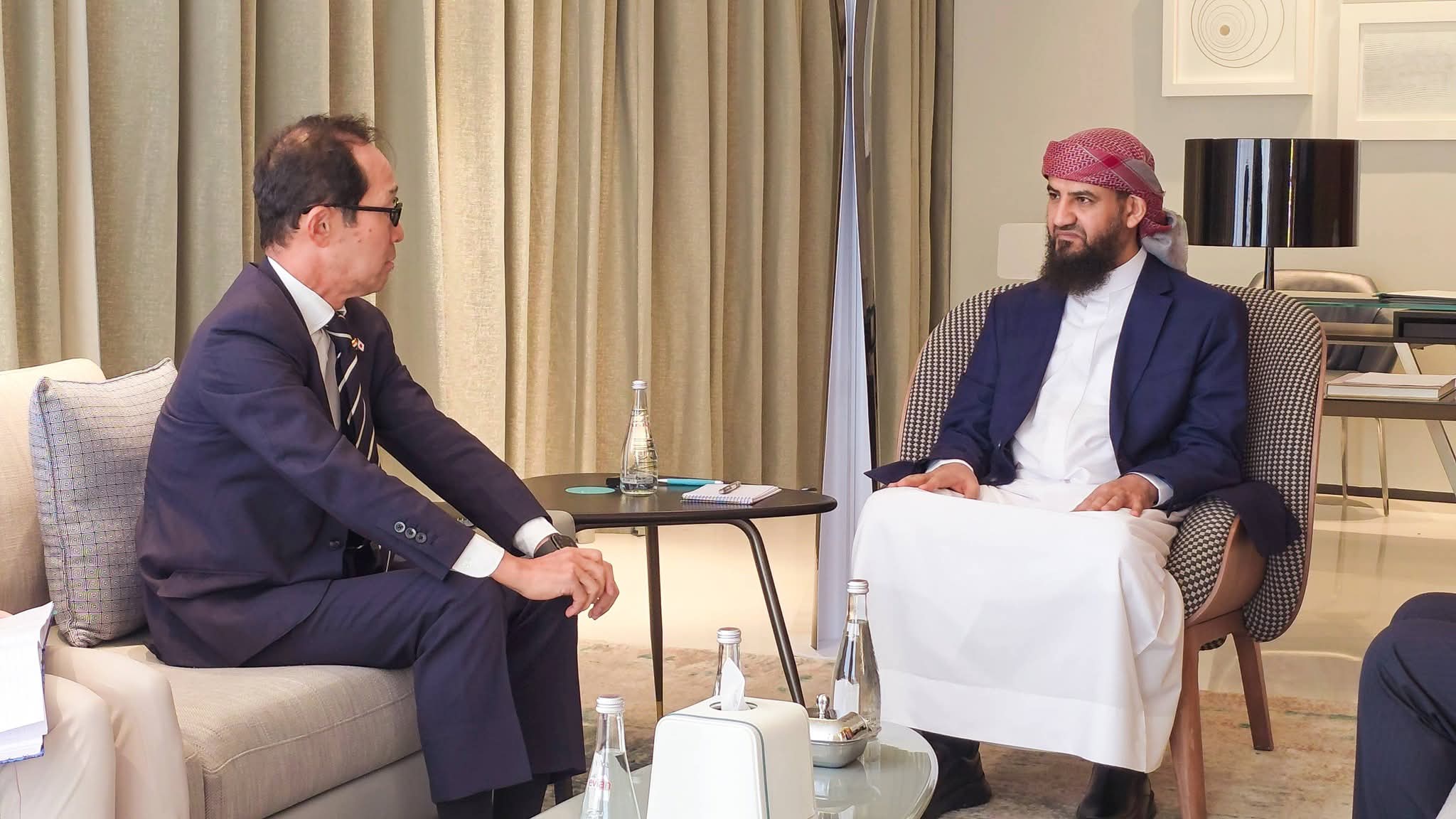 المحرّمي يلتقي سفير اليابان ويؤكد أهمية الشراكة التنموية لتعزيز مسار التعافي المحرّمي يلتقي سفير اليابان ويؤكد أهمية الشراكة التنموية لتعزيز مسار التعافي