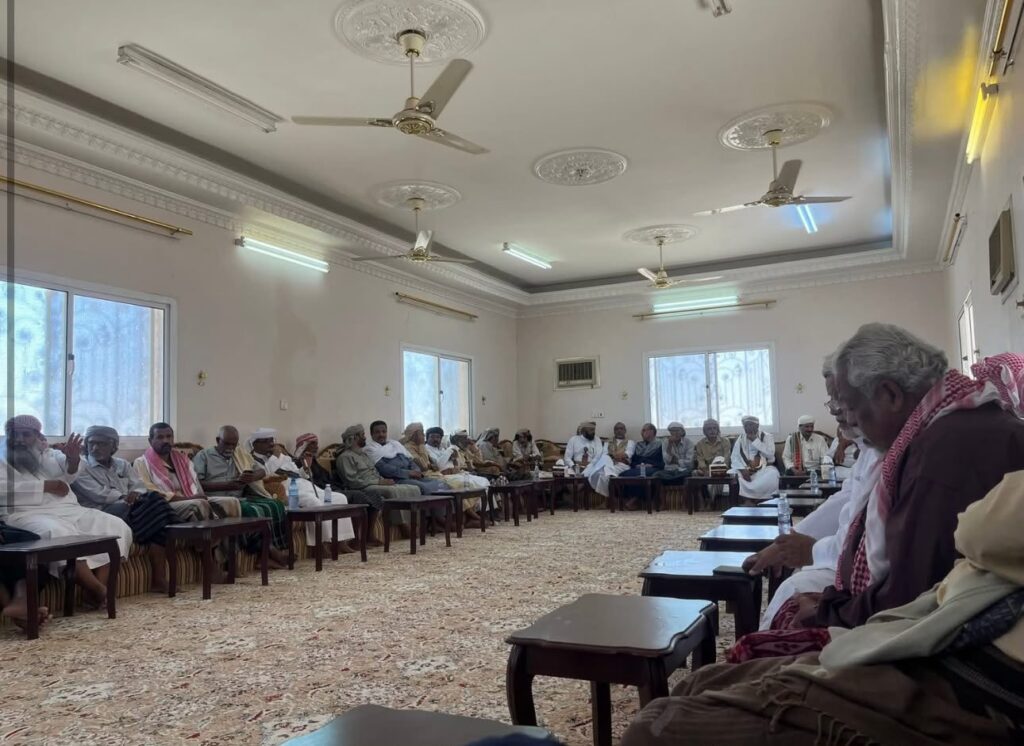 وادي حضرموت: المعبري والنهدي يقودان حواراً موسعاً مع القيادات القبلية والمجتمعية لمعالجة الأزمات الخدمية والمعيشية وادي حضرموت: المعبري والنهدي يقودان حواراً موسعاً مع القيادات القبلية والمجتمعية لمعالجة الأزمات الخدمية والمعيشية