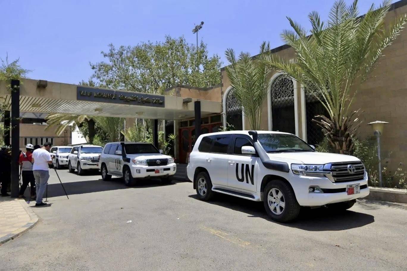 موظفو المنظمات... عام ثالث من المعاناة في السجون الحوثية موظفو المنظمات... عام ثالث من المعاناة في السجون الحوثية