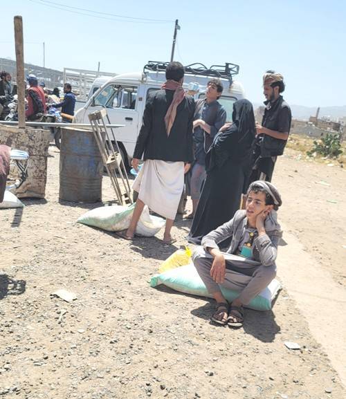 اتهامات للحوثيين بتوزيع أغذية فاسدة - اتهامات للحوثيين بتوزيع أغذية فاسدة -