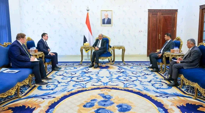 عضو مجلس القيادة محمود الصبيحي يستقبل في عدن السفير الروسي عضو مجلس القيادة محمود الصبيحي يستقبل في عدن السفير الروسي