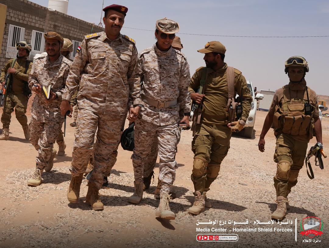 قائد الفرقة الثالثة بالعبر يلتقي مدير دائرة الإعلام لقوات درع الوطن لبحث تطوير العمل الإعلامي العسكري - قائد الفرقة الثالثة بالعبر يلتقي مدير دائرة الإعلام لقوات درع الوطن لبحث تطوير العمل الإعلامي العسكري -